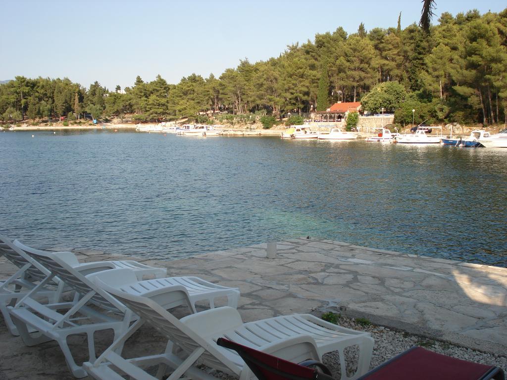 Apartments Luka Корчула Экстерьер фото