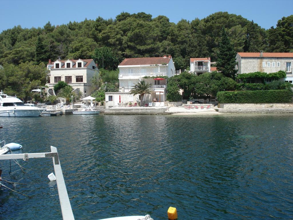 Apartments Luka Корчула Экстерьер фото