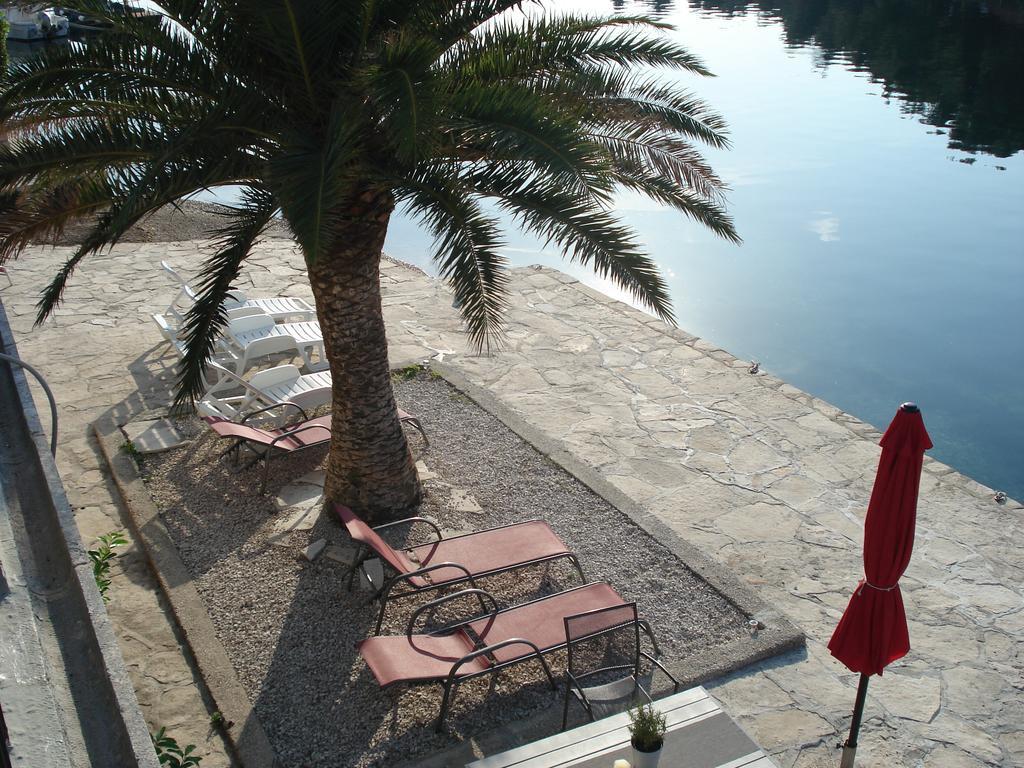 Apartments Luka Корчула Экстерьер фото